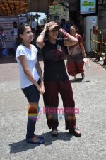 Ekta Kapoor visits Siddhivinayak to seek belssings for her new show in Dadar on 30th May 2011 (25).JPG